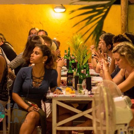 La Favela Hostel Джили Трауанган Екстериор снимка