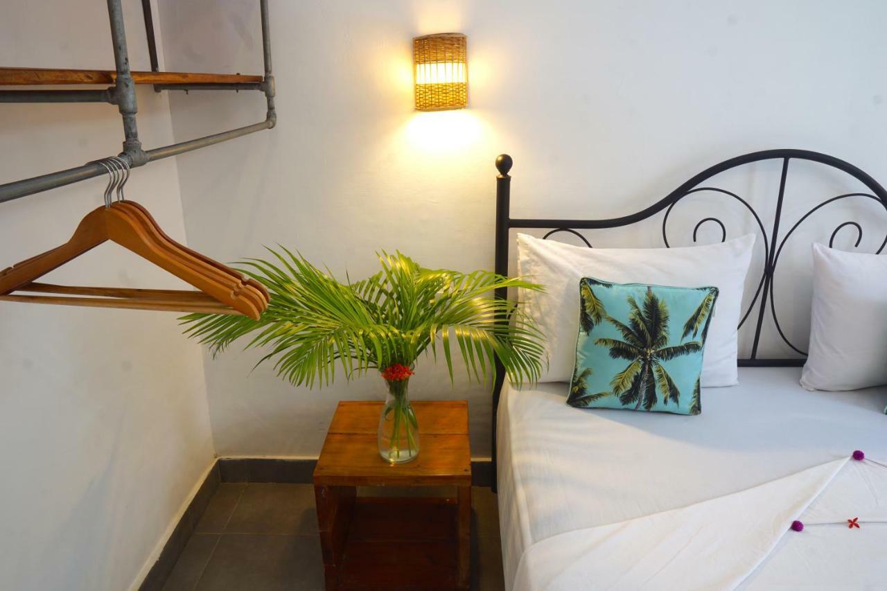La Favela Hostel Джили Трауанган Екстериор снимка