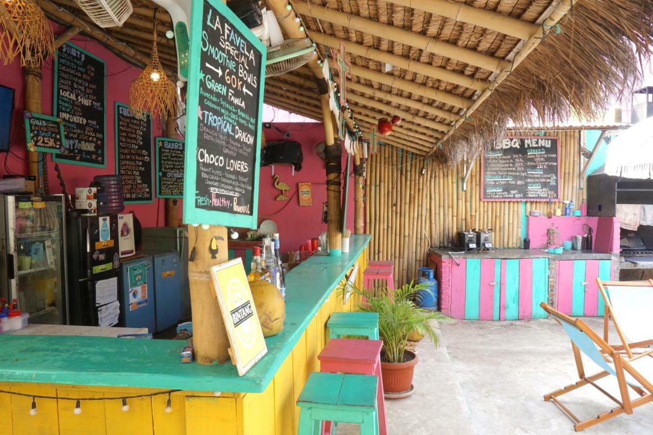 La Favela Hostel Джили Трауанган Екстериор снимка