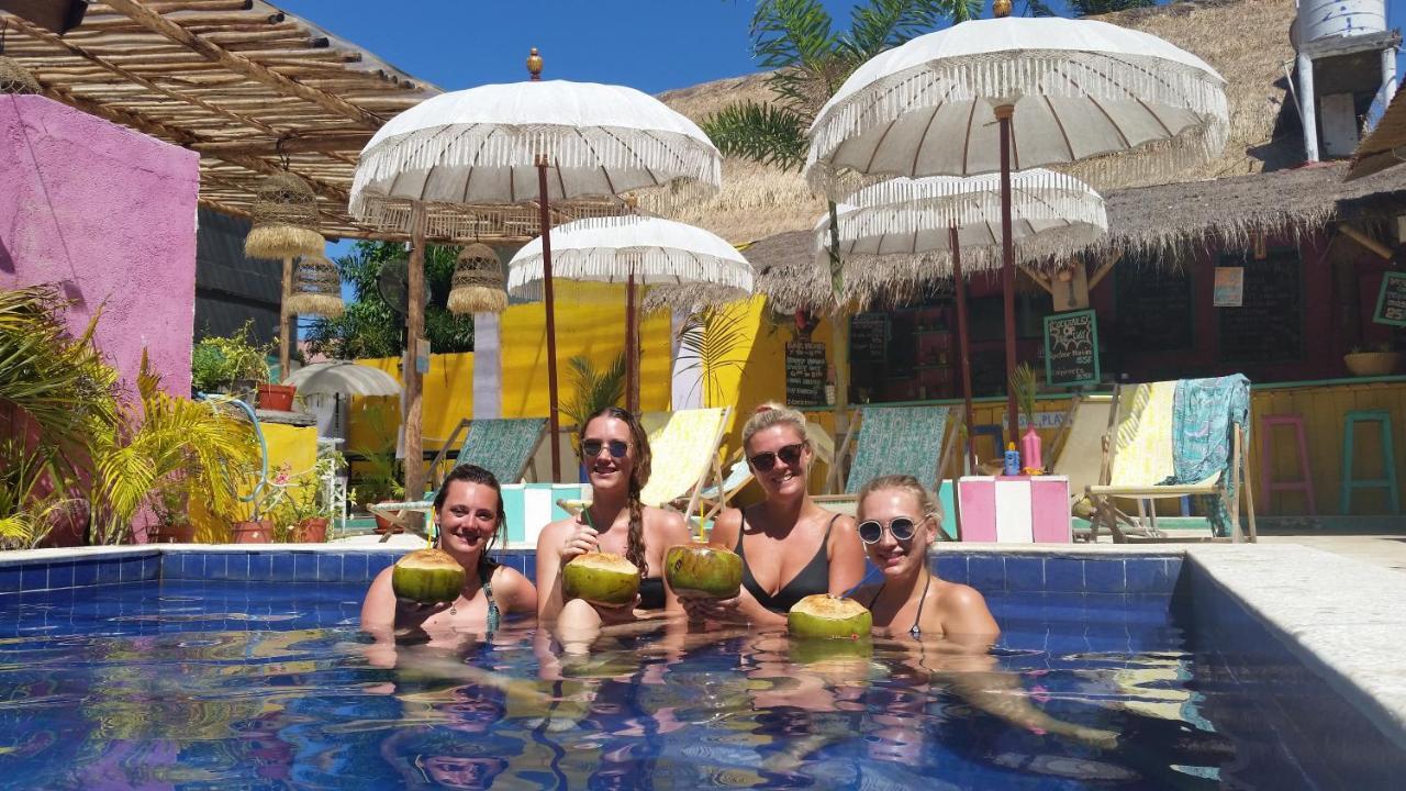 La Favela Hostel Джили Трауанган Екстериор снимка
